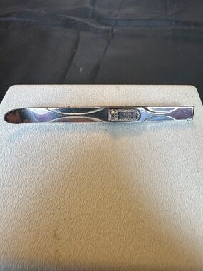 Vintage Lang Sterling Silver Downhill Ski Brooch - Detailed Binding - 4.2g